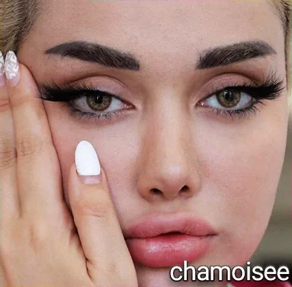 لنز رنگی فصلی سلنا (Selena) chamoisee